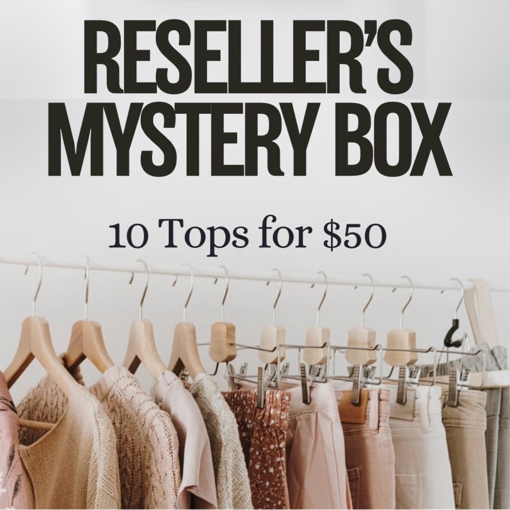 ❤️ SALE! 💙 Women's Mystery Box - 10 Tops
